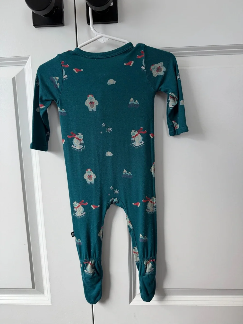 Kyte Baby Yeti Holiday Print Zippered Footie Size 3-6 Months